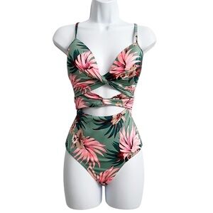 Shade & Shore Floral Palms Cutout One Piece Swimsuit Size Medium 34C Green Pink